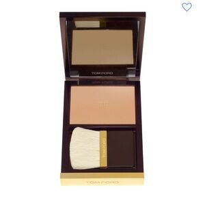 Tom Ford Translucent Finishing Powder in 02 Ivory Fawn